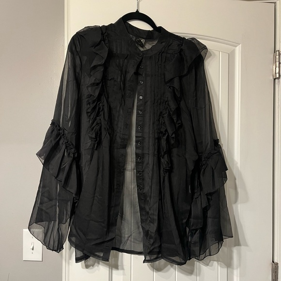 Plus size sheer tiered sleeve blouse - Picture 3 of 9